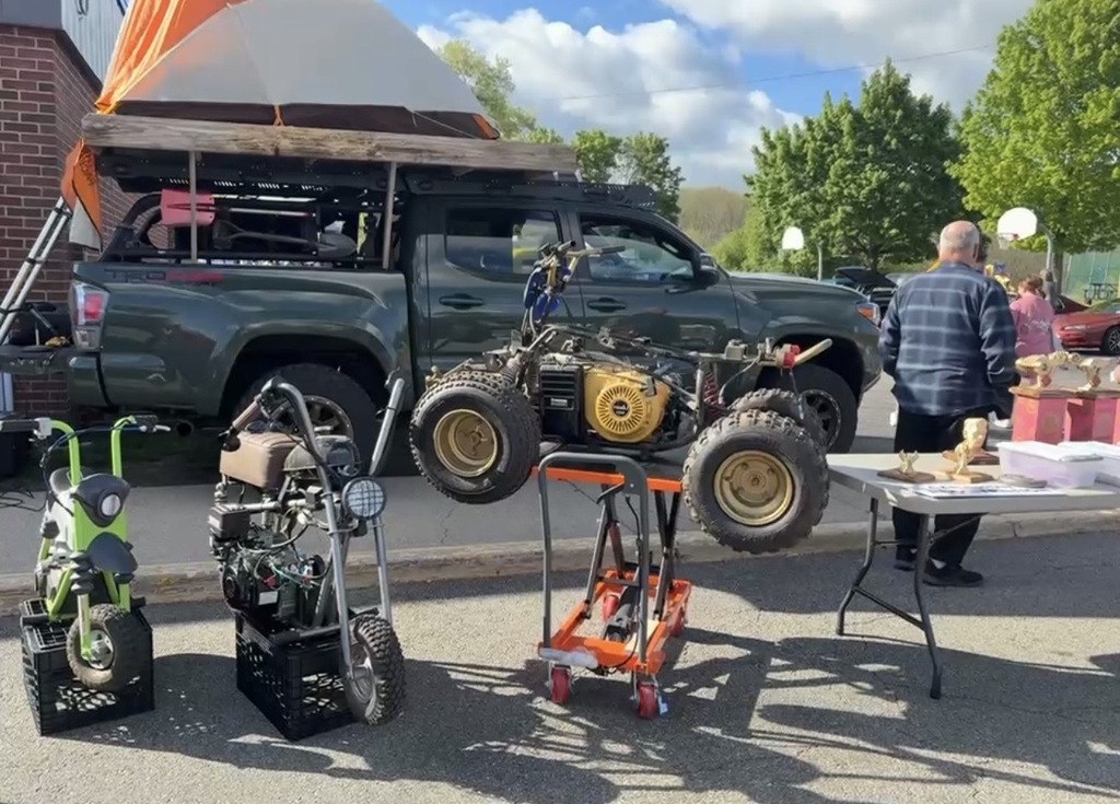 Car show repair display