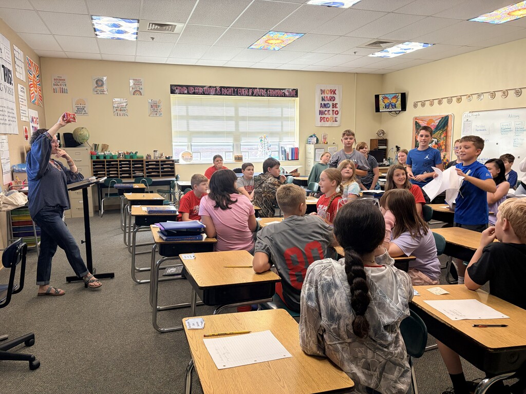 Students form a partnership during bidding