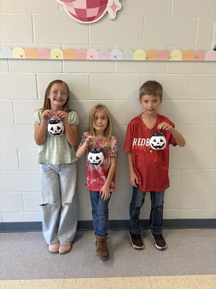 Samantha 1st, Rusti 2nd, Bentley 3rd