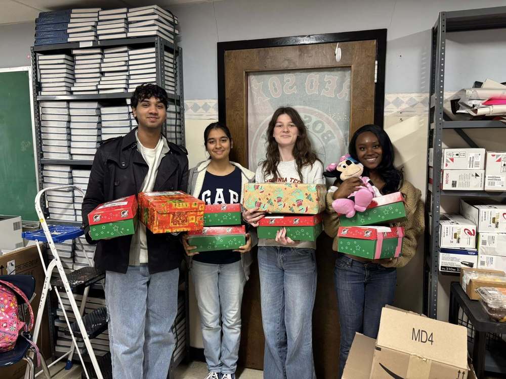whhs students with their boxes