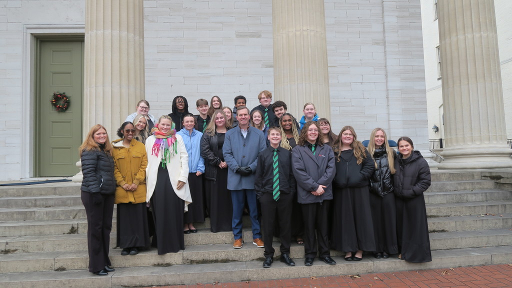 whhs advanced choir in front of old capitol!
