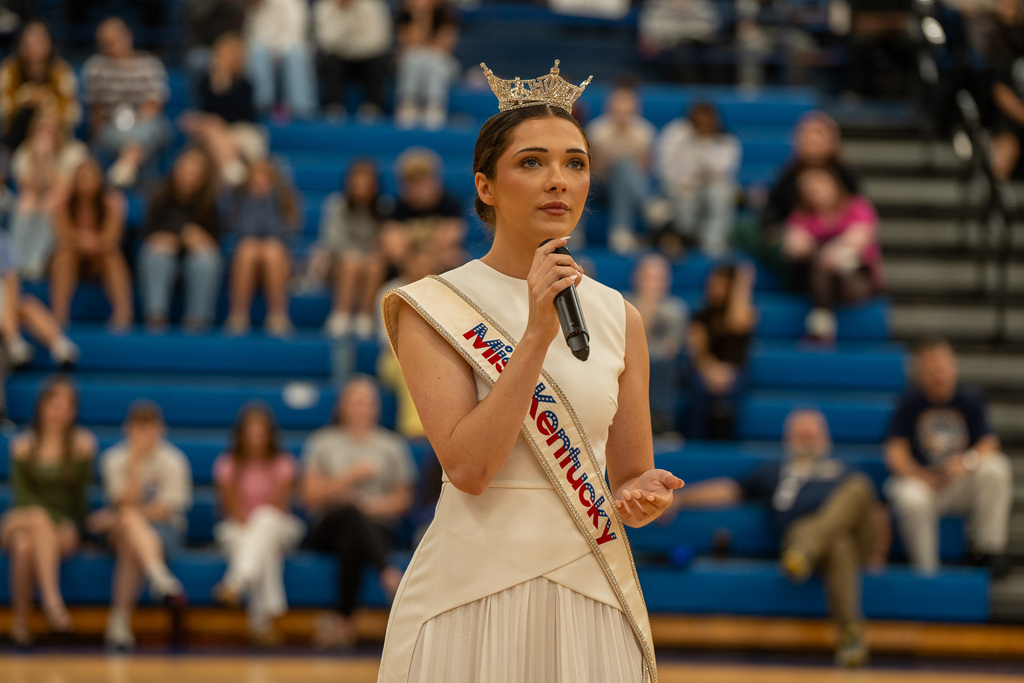 Miss Kentucky speaks to FCHS students.