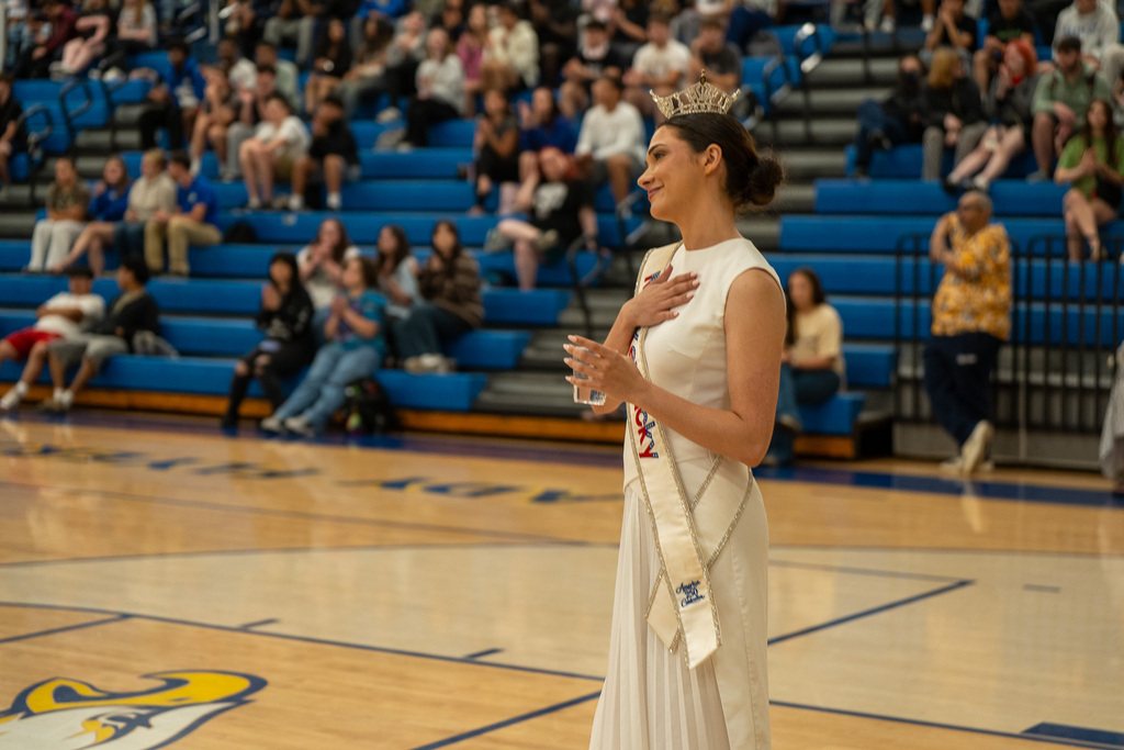 Miss Kentucky speaks to FCHS students.