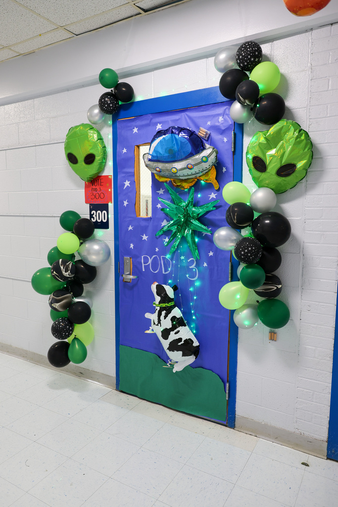 ELV classroom decorated with aliens and space.