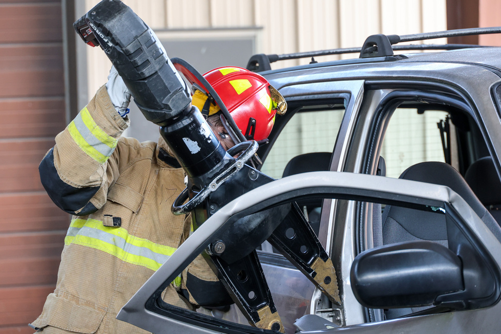 Fire-science student receives vehicle extrication training at CTC.