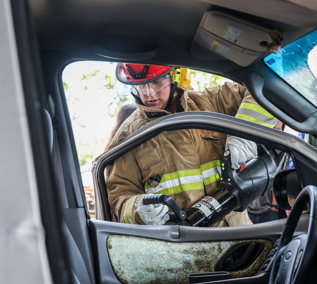 Fire-science student receives vehicle extrication training at CTC.