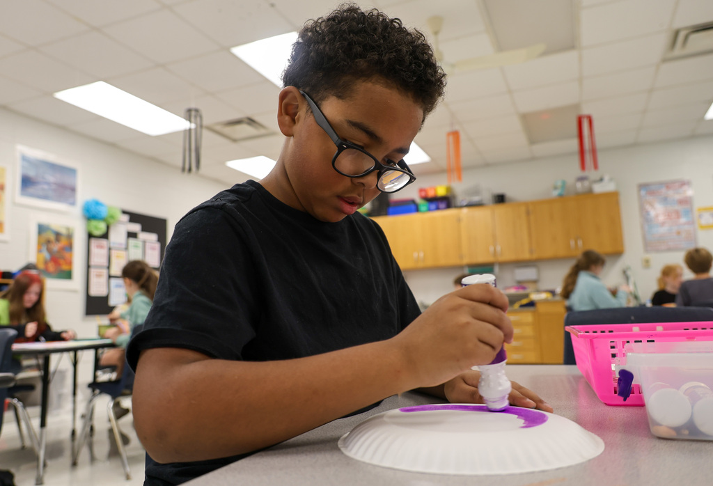 Bridgeport Elementary student creates "dot" for "Dot Day"