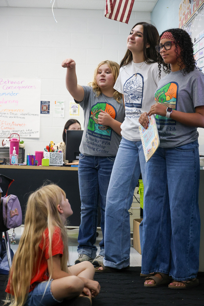 BMS FFA officers teach elementary students.