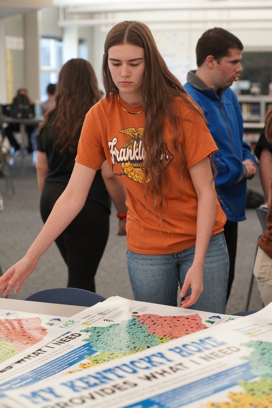 FFA Flyers assist with harvest crates