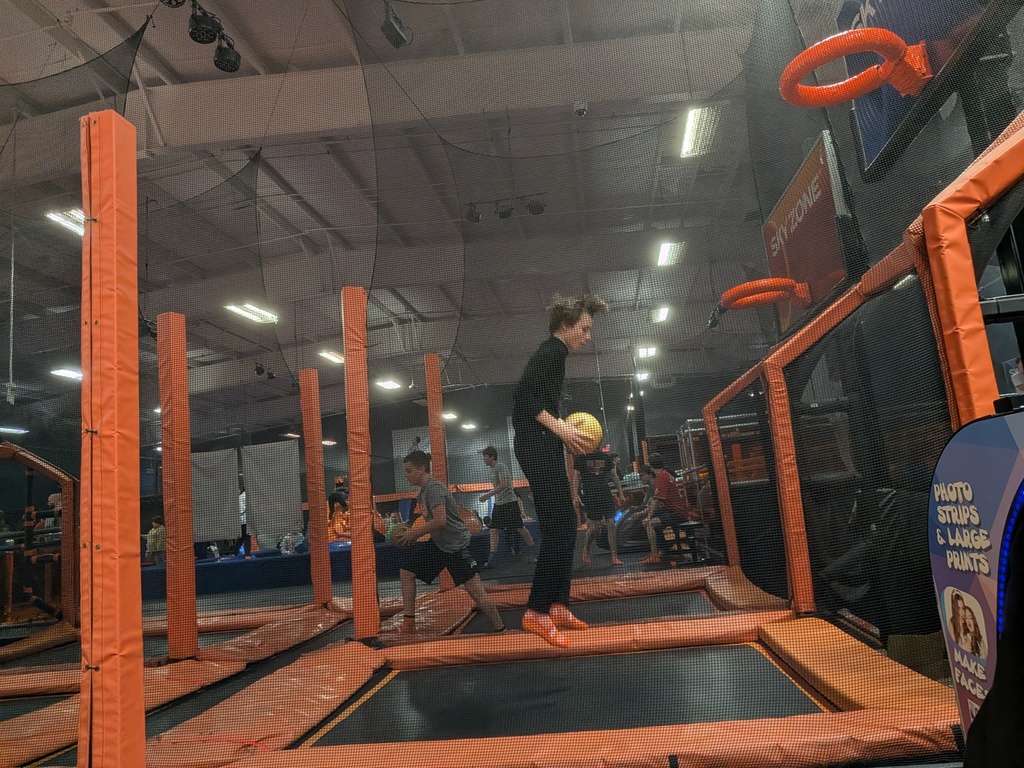 students playing at Skyzone