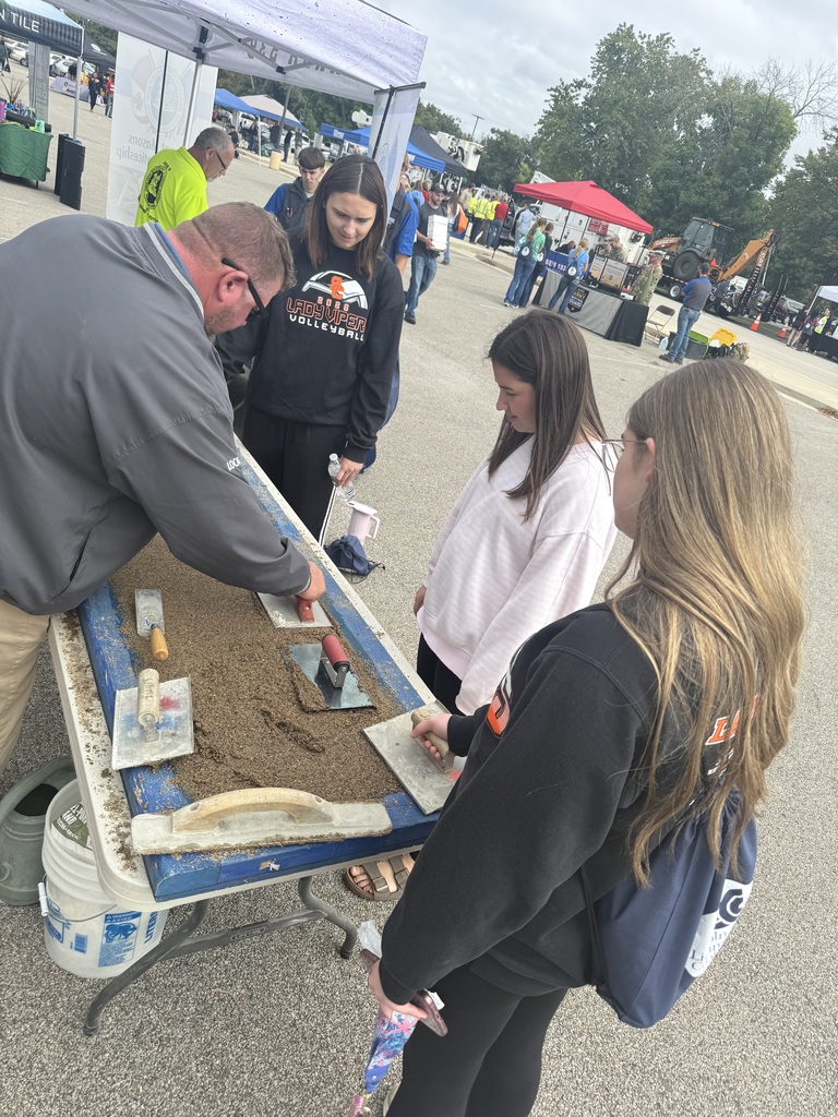students working with vendors