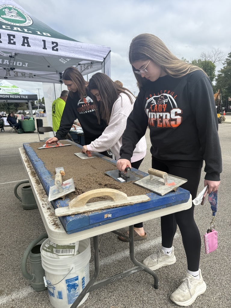 students working with vendors