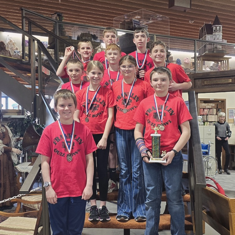 picture of the middle school quiz bowl team that placed 3rd in the ESU meet today  