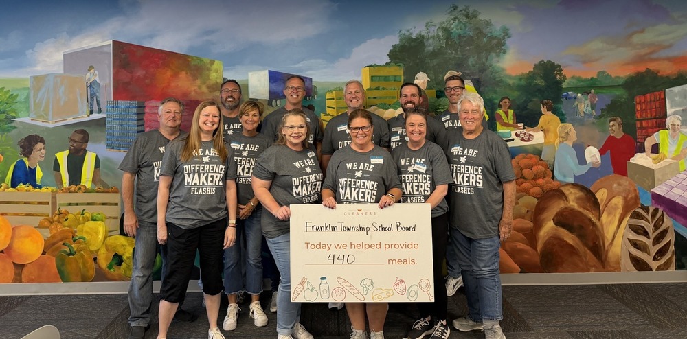 School Board Volunteers at Gleaners