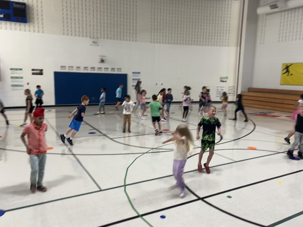 2nd grade playing Four Corners