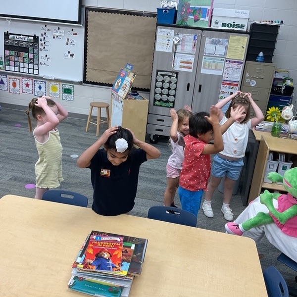 Fanny Frog Says game