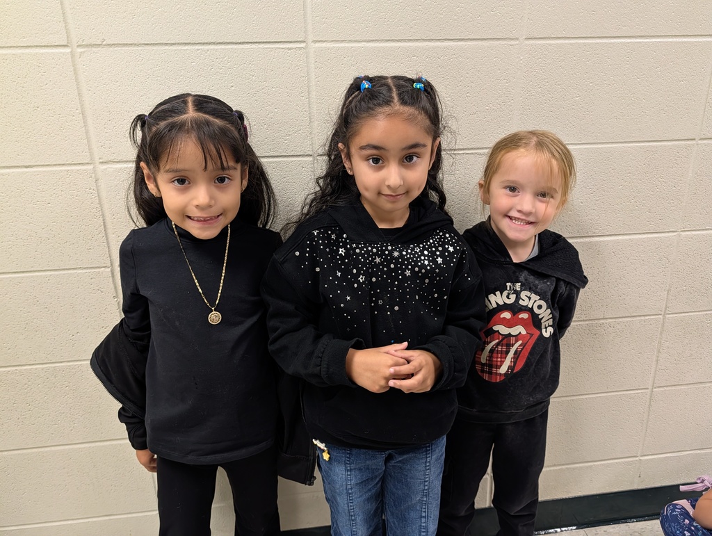 Students celebrating homecoming week wearing BLACK !
