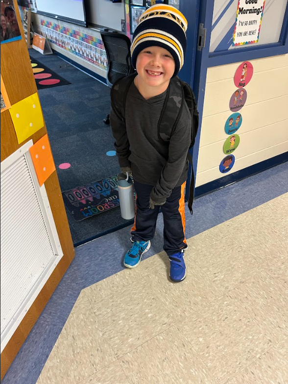 students wearing mismatched clothes