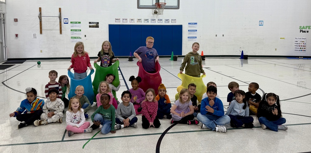 Students playing Stuff the Turkey in PE