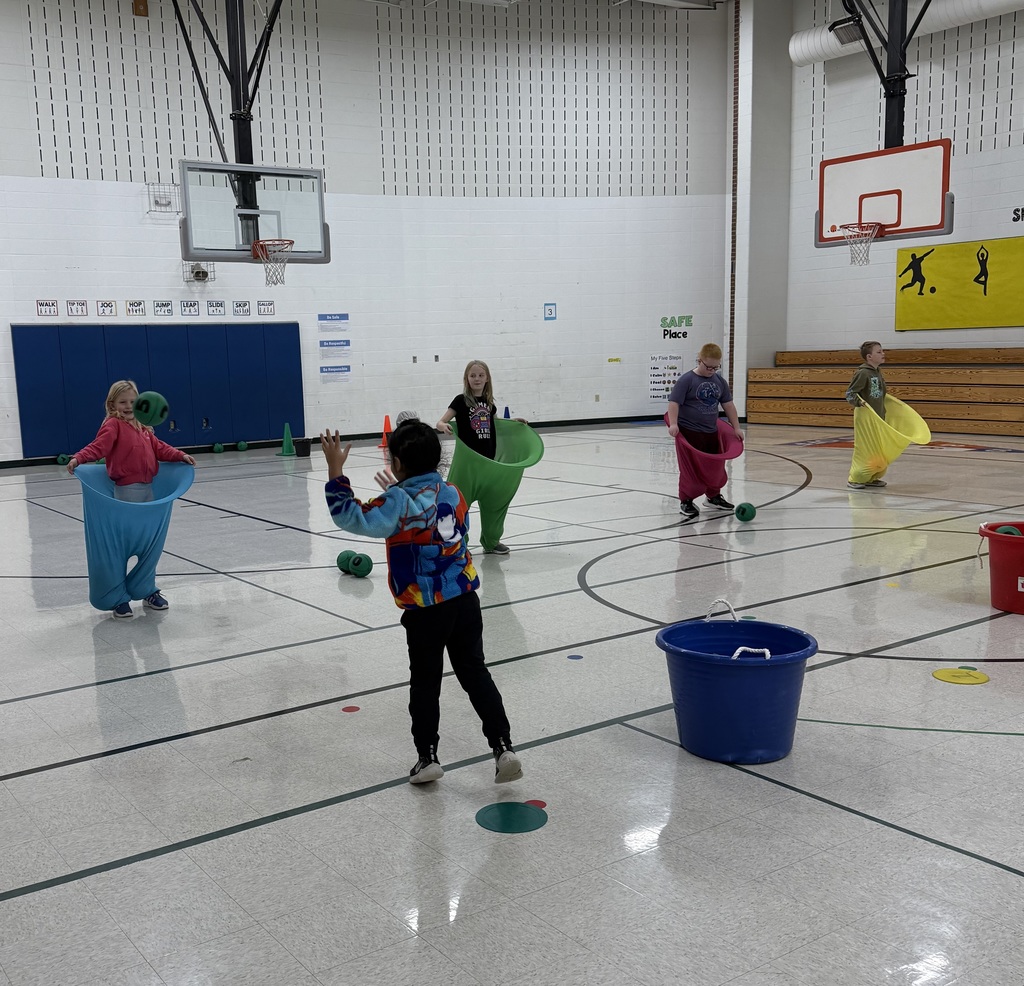Students playing Stuff the Turkey in PE