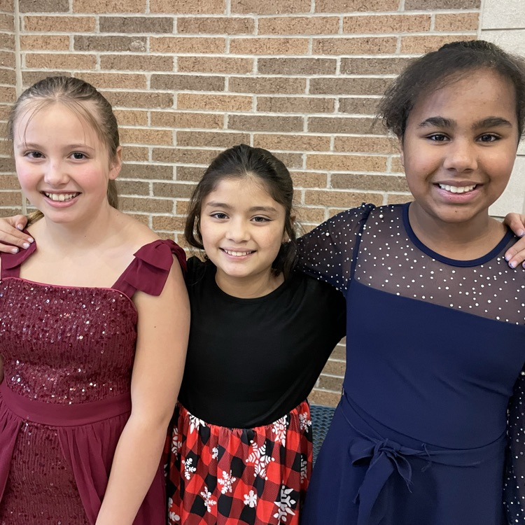 Edgewood 5th grade choir as guest performers at Sundays matinee Sounds of the Season performance!