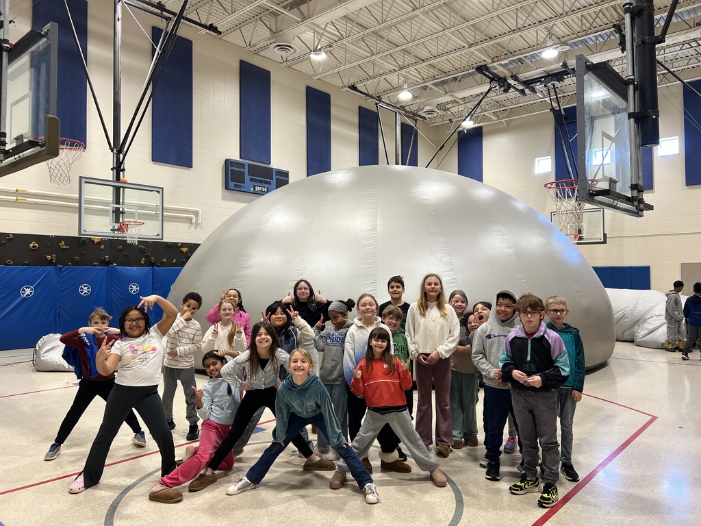 3rd grade planetarium in school field trip