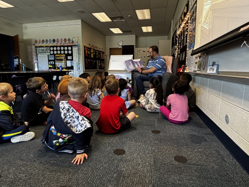 guest reader in kindergarten