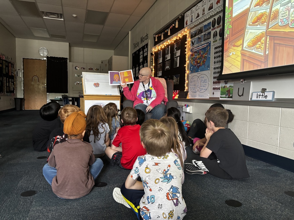 guest reader in kindergarten
