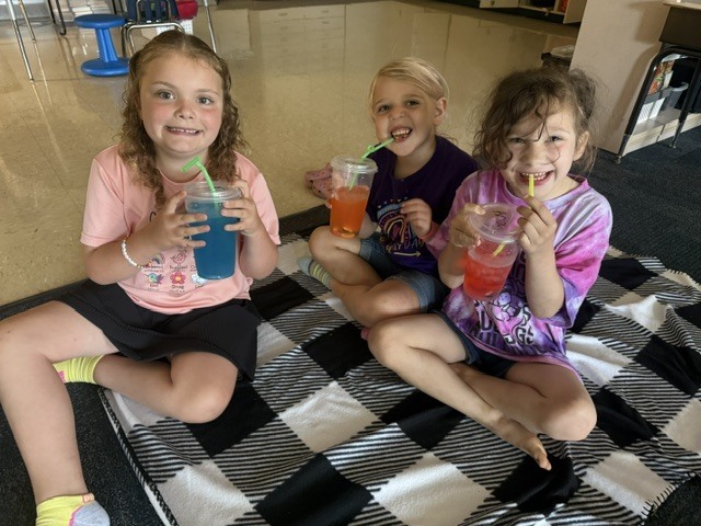mini merks sip sip hooray party