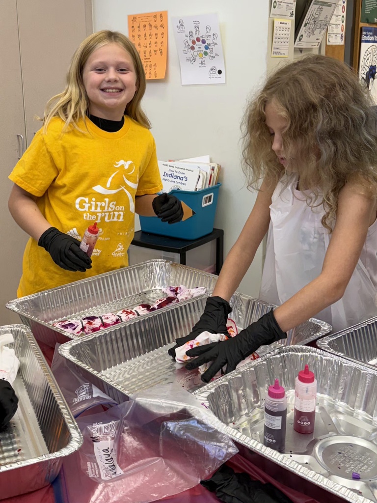 Student Council is tie-dyeing for the homecoming parade.