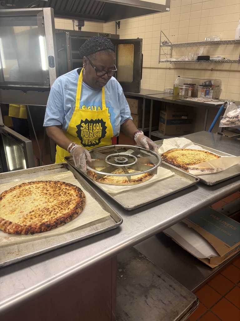 Franklin Township Public Schools celebrate National School Lunch Hero Day! Thank you to our food services staff who work hard to provide delicious and nutritious meals to our students every school day!
