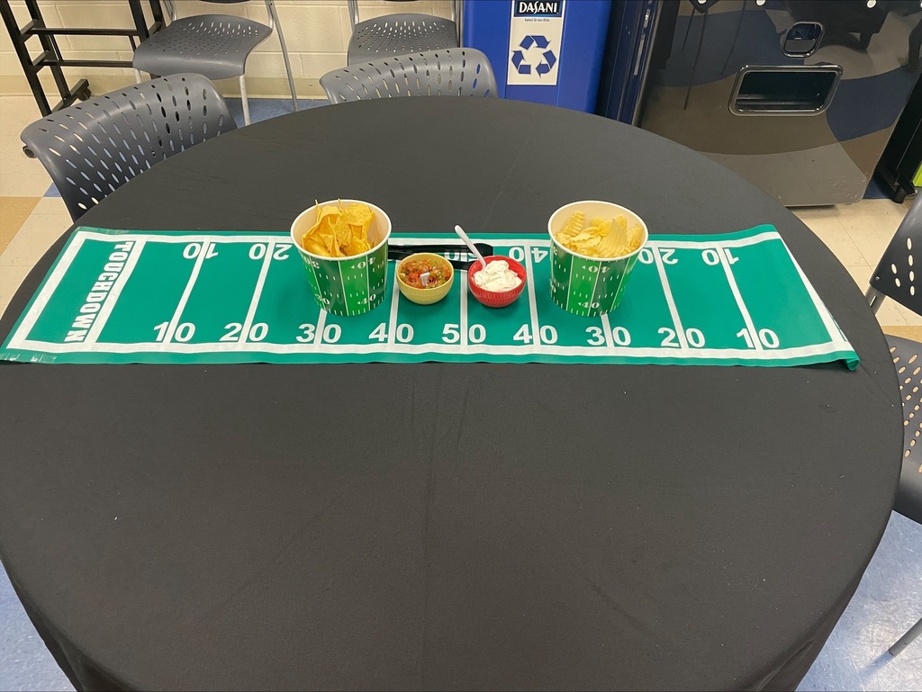 Staff and faculty enjoyed tasting and voting during lunch waves, while all-beef and vegetarian hot dogs were served on the side.