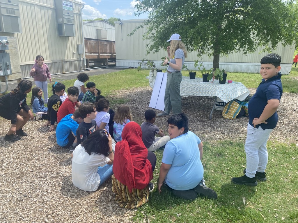 Today our students celebrated the earth by learning all about recycling, compost and litter pick-up. It was a beautiful to celebrate Mother Earth. Make Earth Day Every Day!!
