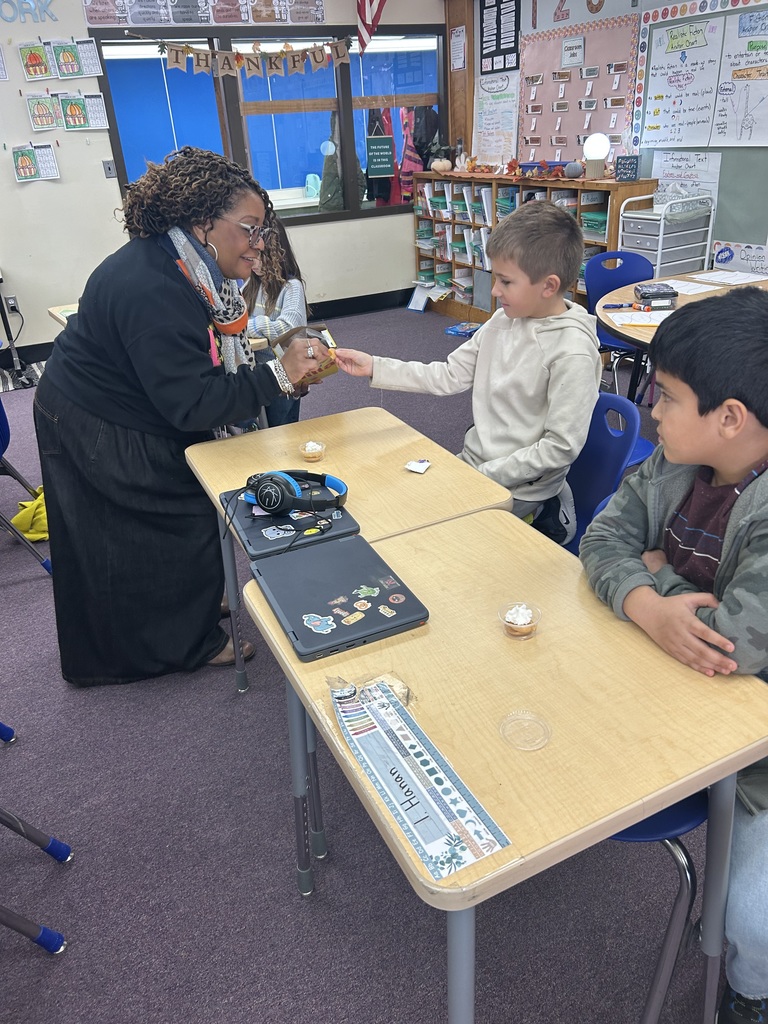 Students making pies