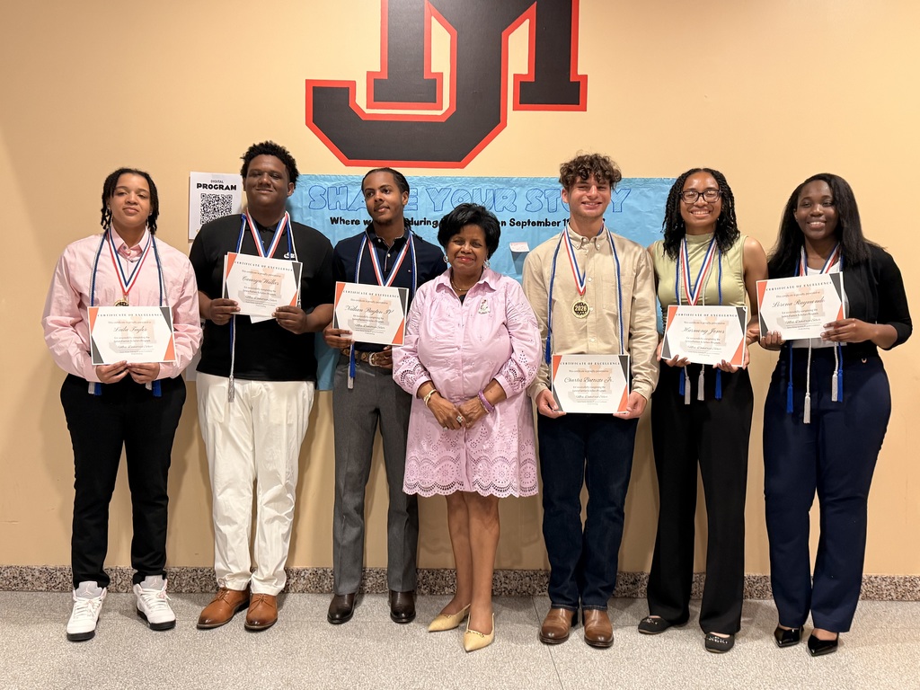 The 2026 James Farmer Scholars Senior Recognition Night, held on April 15, honored graduating participants with an inspiring keynote by Malik Johnson and a prayer before dinner from Delegate Joshua Cole. Students were celebrated as Superintendent Dr. Marci Catlett, Director Matthew Terry, participating program teachers, families, and friends offered best wishes for continued success in their future endeavors.