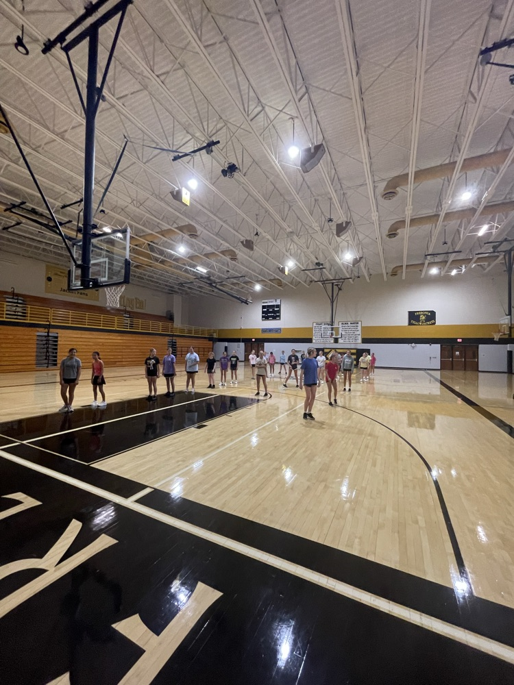 High school and Junior High Spirit Squads have been practicing together all week.