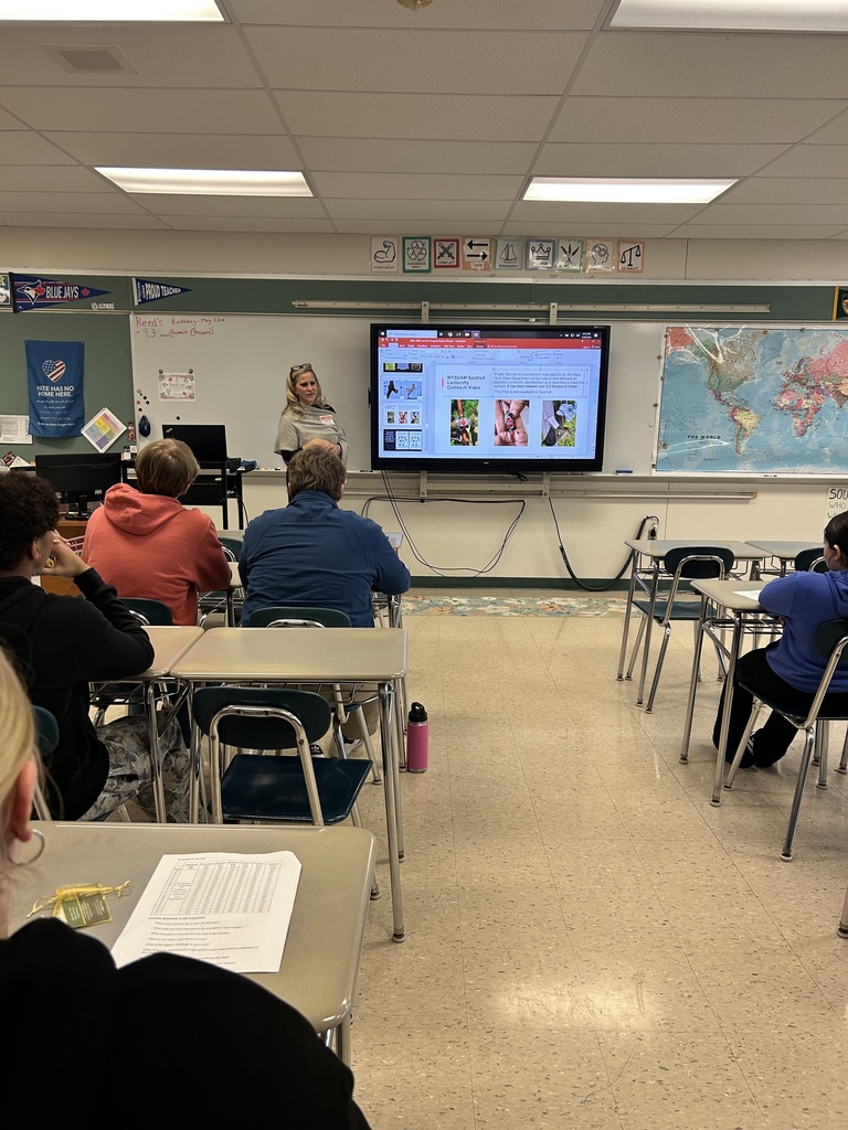 Viticulturist at Cornell University talks to FHS students.