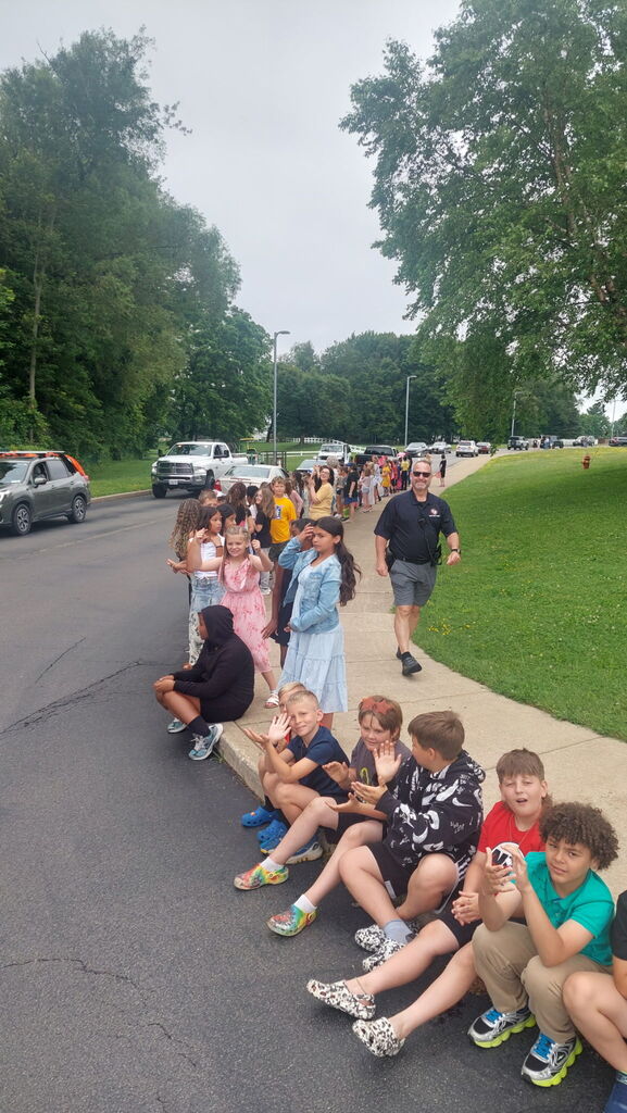 Senior Clap-out Car Parade
