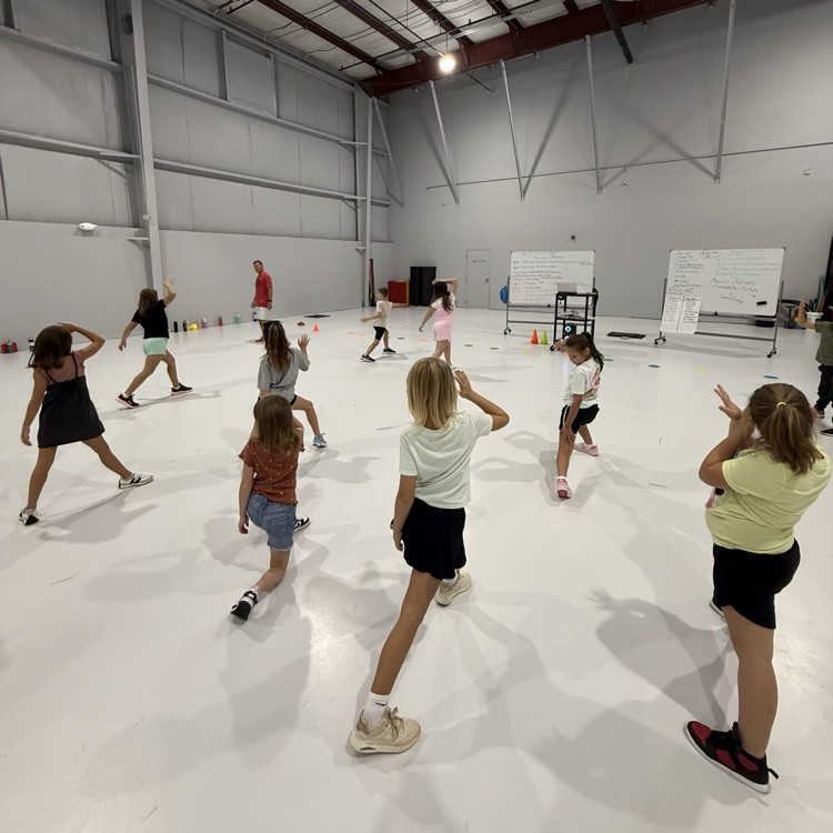 children in pe class