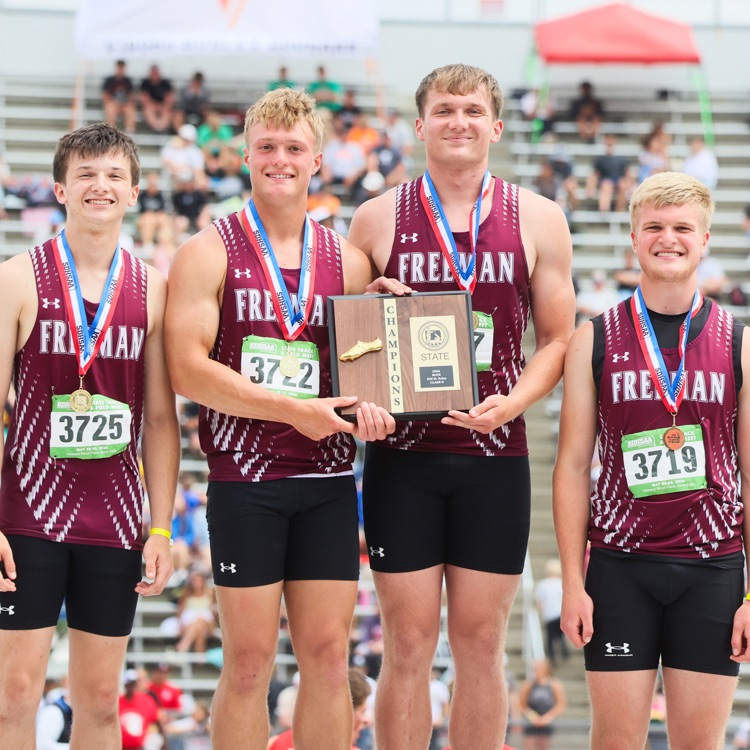 boys 4x400 state champs