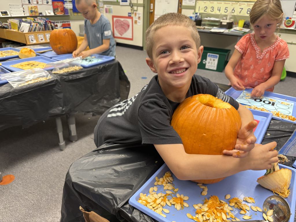 1SI carving pumpkins