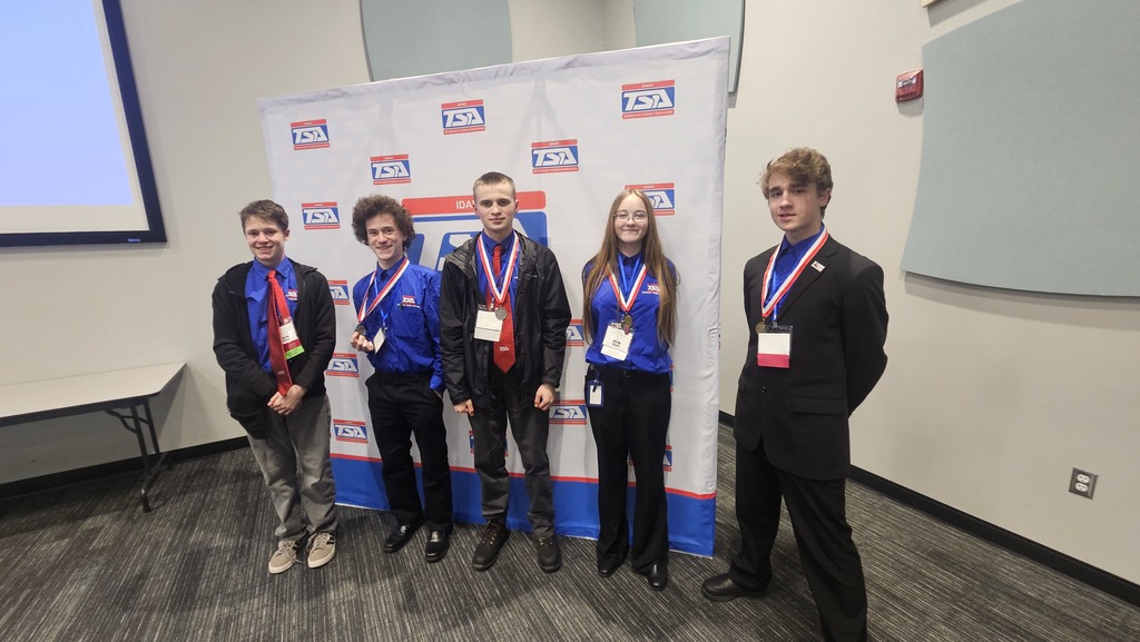 25-26 TSA State Leadership Conference participants.