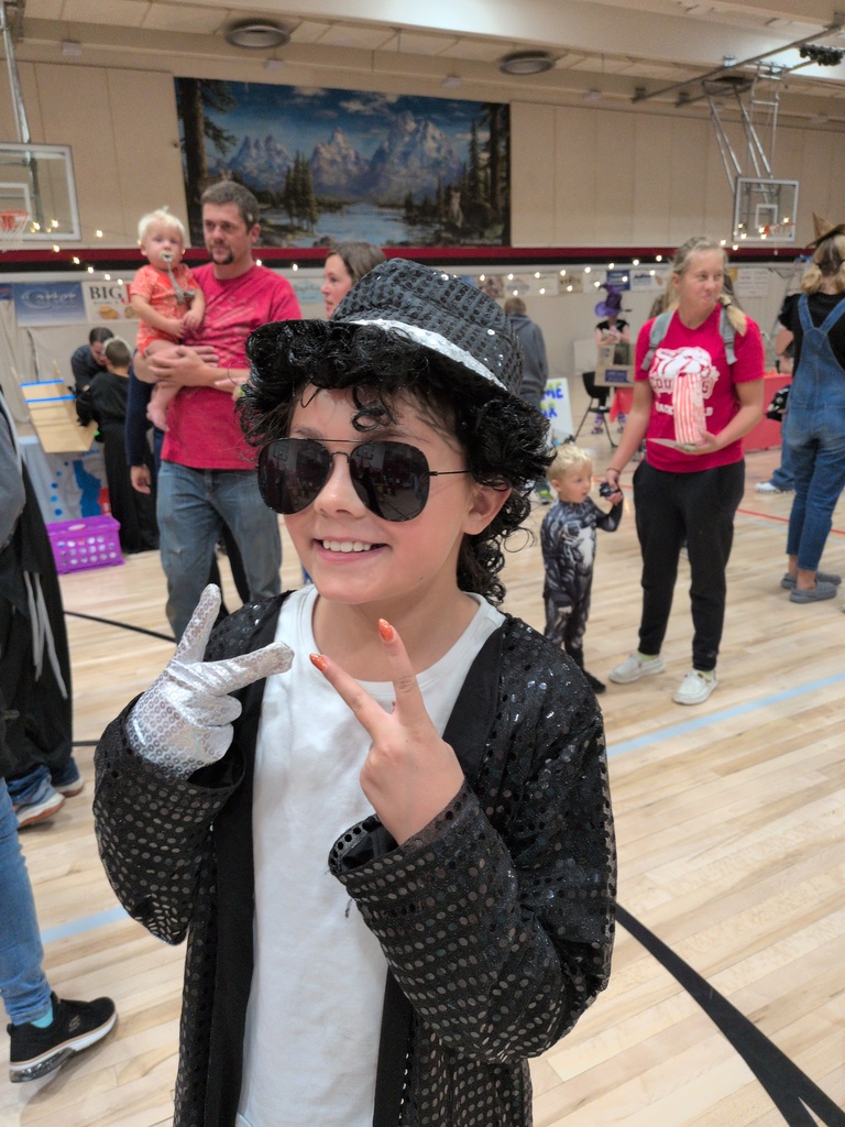 costume winner