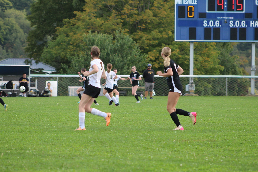 VSoccer girls5