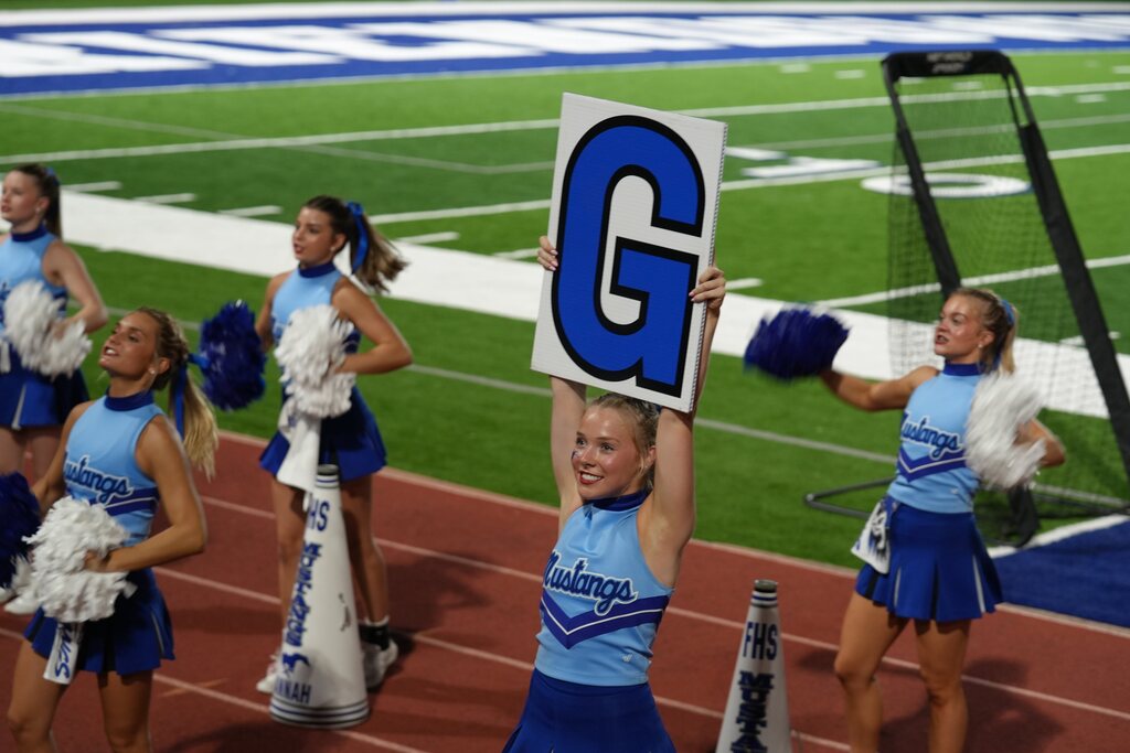 cheerleader