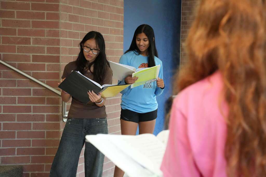 students singing 
