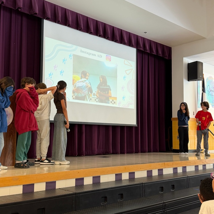 picture of students presenting