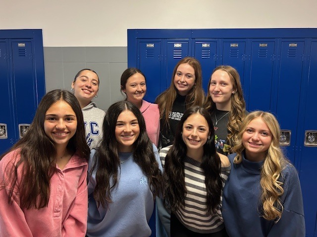 Photo of 8 girls