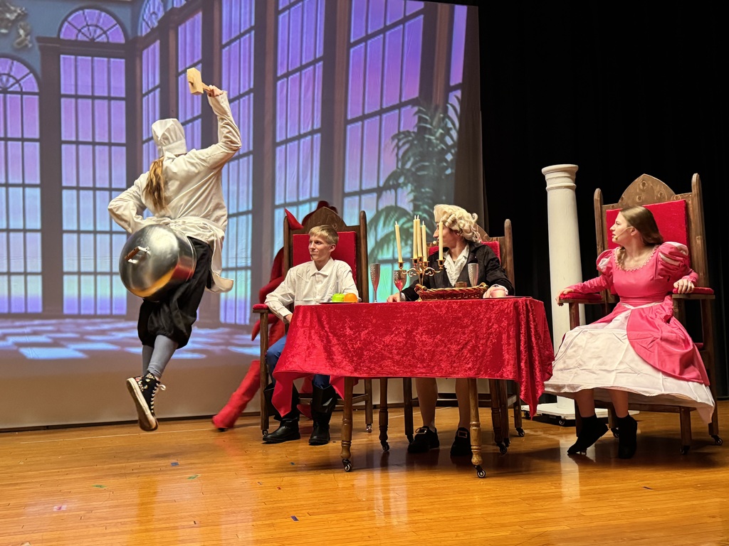 Chef Louise attacks Sebastian