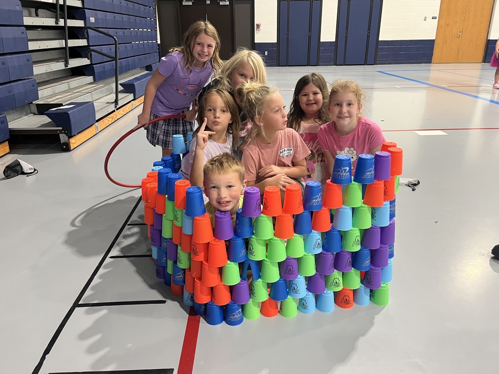 1st grade creative cup stacking